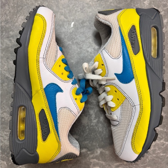 Nike Air Max White and Yellow Athletic Shoes size 6 woman - Picture 3 of 11